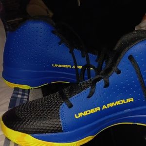 Under armor shoes